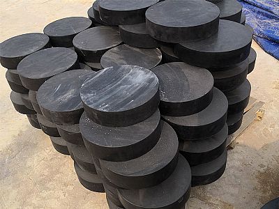 保定板式橡胶支座由若干层橡胶片与薄钢板经加压硫化